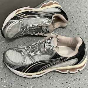 High Quality Comfortable Breathable <b>Walking</b> <b>Style</b> <b>Shoes</b> for Women Men Thick Bottom Outdoor Design Mesh Insole Foam Fabric for - Product Image 2