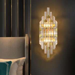 Applique murale LED moderne en cristal de luxe doré pour la décoration intérieure de la chambre à coucher et du salon. - Product Image 4