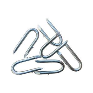 Clous en U galvanisés, <span class=keywords><strong>agrafes</strong></span> robustes pour clôtures, pour la fixation de clôtures en treillis métallique sur poteaux en bois - Product Image 1