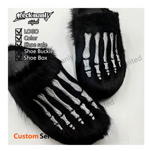 Pantuflas de Felpa Personalizadas, Sandalias Cálidas con Bordado para Hombre - Product Image 1