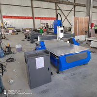 Vente flash Routeur CNC de style meuble GD-1325 1530 Routeurs à bois avec tête oscillante