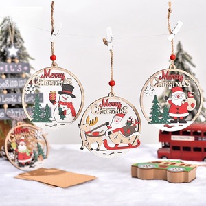 Adornos navideños colgantes de madera, círculos cortados con láser a todo color, decoraciones festivas para el árbol de Navidad - Product Image 1