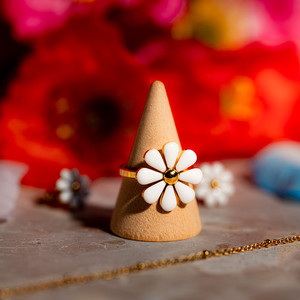 Accesorios Lindos Hipoalergénicos <span class=keywords><strong>para</strong></span> <span class=keywords><strong>Adolescentes</strong></span>, Joyería Delicada de Acero Inoxidable, Anillo Ajustable de Flor Blanca <span class=keywords><strong>para</strong></span> <span class=keywords><strong>Niñas</strong></span> - Product Image 2