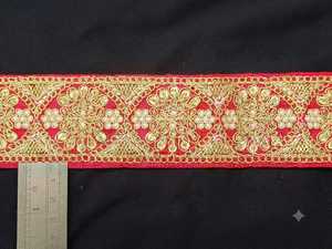 B.R. Encaje Decorativo con Adornos Florales Rojos de 2.25 Pulgadas de Ancho para Saree, Lehenga, Bolsos y Regalos - Product Image 4