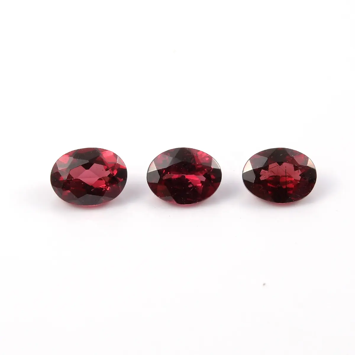 Venta al por mayor de alta calidad Natural de Color rojo Pyrope hormiguero granate de piedras preciosas sueltas para la fabricación de joyas en precio de oferta