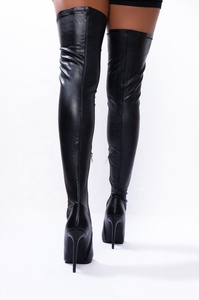 Designer Custom pelle sintetica elastica nera <span class=keywords><strong>con</strong></span> cerniera dorata stivali alti alla coscia donna sopra il ginocchio borchie dorate stivali <span class=keywords><strong>con</strong></span> tacco alto - Product Image 4