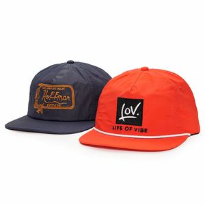 หมวกแก๊ปแบบ 5 แผง ผ้าไนลอน ปักโลโก้สีแดง ทรงไม่แข็ง - Product Image 1