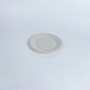 Assiette ronde blanche compostable à 3 compartiments de 9 pouces en bagasse de canne à sucre, écologique et biodégradable - Product Image 4