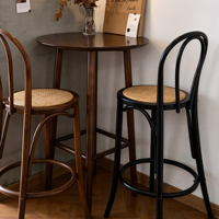Tabouret de bar vintage en bois courbé, assise en rotin, dossier haut, chaise de bar rétro pour café et restaurant, hauteur de comptoir