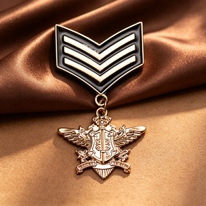 Broche Épaulette Médaille Chevron en Alliage de Zinc, Badge Émaillé Personnalisé en Alliage de Zinc, Broche Rétro pour Uniforme, Faible MOQ - Product Image 2