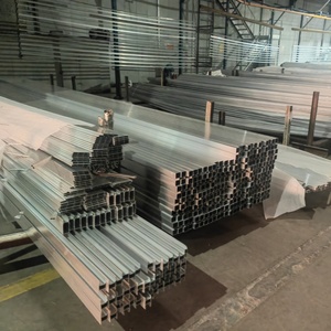 Profilé de fenêtre en aluminium extrudé sur mesure, section en aluminium pour bordure de sol - Product Image 1