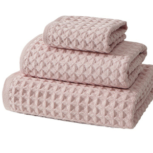 Vente en gros de microfibres d'usine de haute qualité, velours corail peut porter une <span class=keywords><strong>serviette</strong></span> de bain 100115cm 300gsm Logo personnalisé/ - Product Image 3
