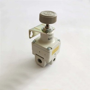 เครื่องควบคุมความแม่นยำ SMC พร้อมขายึดและเกจวัด IR2020-02BG - Product Image 2