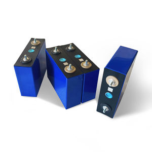 Paquete de batería de fosfato de hierro y litio de grado A 3,2 V 100Ah 314AH 320WH con pernos de barra colectora gratis - Product Image 2