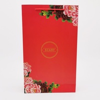 Boîtes rigides festives rouges personnalisées (carton) imprimées en offset pour l'emballage de foulards en soie, de châles et de vêtements