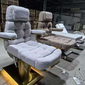 Table et lit de massage chauffant moderne en tissu capitonné avec base en métal doré de luxe, 3 moteurs, commande au pied électrique, spa cosmétique, lit pour les cils - Product Image 1