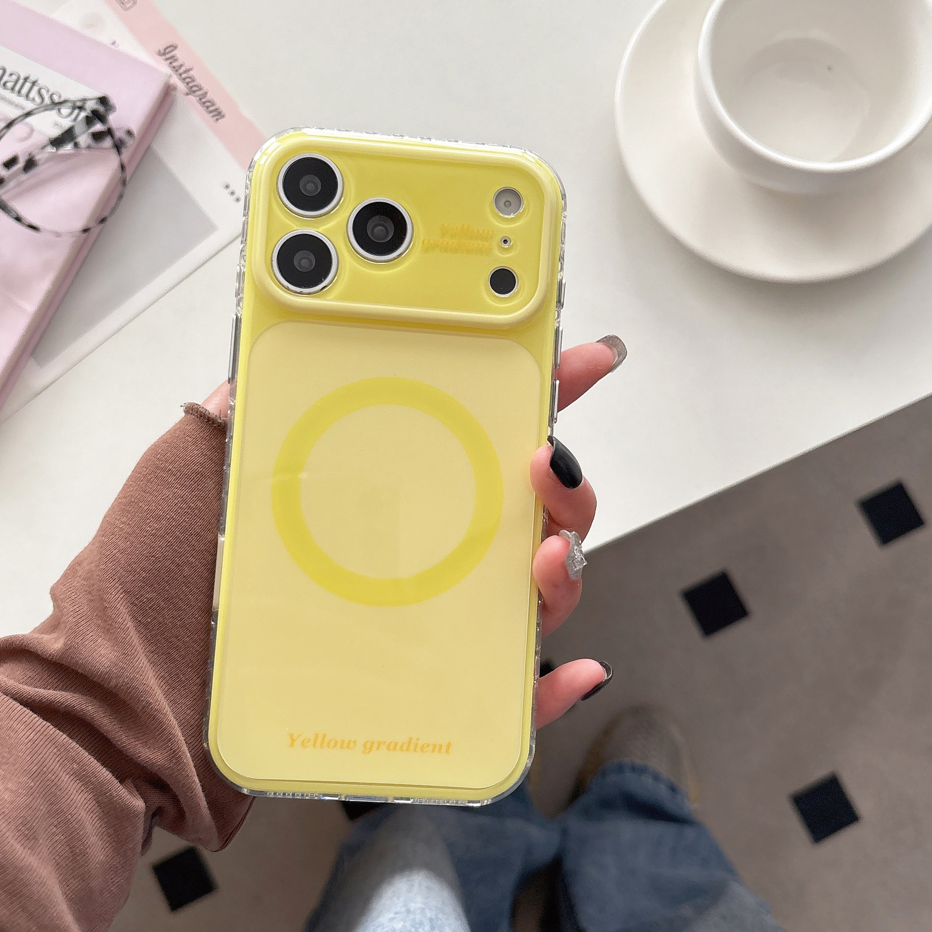 Jaune
