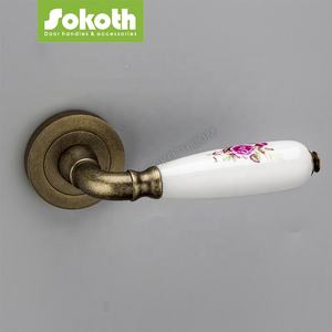 2022 NOUVEAU style chinois en alliage <span class=keywords><strong>de</strong></span> zinc antique en laiton intérieur <span class=keywords><strong>Porcelaine</strong></span> céramique <span class=keywords><strong>poignée</strong></span> <span class=keywords><strong>de</strong></span> <span class=keywords><strong>porte</strong></span> - Product Image 3