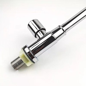 Robinet de cuisine en acier inoxydable à poignée unique, rotation à 360 degrés, montage sur plan, style contemporain, avec cartouche céramique - Product Image 3