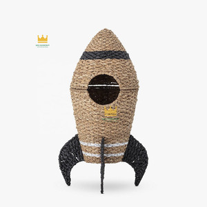 Organisateur de jouets pour enfants, type sur pied, paniers de rangement en jonc de mer, panier en paille en forme de fusée du Vietnam - Product Image 1