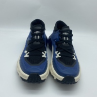 Chaussures de sport avec empeigne perforée pour une respirabilité maximale dans la chaleur urbaine |   Semelle intermédiaire rembourrée pour des mouvements agiles sur les rues de la ville