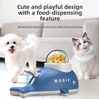 Distributeur automatique interactif de friandises pour animaux de compagnie en forme de baleine en PP pour l'entraînement des chats et des chiens