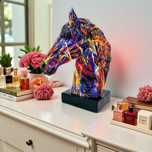 Ornement tête de cheval européen, décoration de bureau à domicile, artisanat créatif, idéal pour les cadeaux de pendaison de crémaillère - Product Image 2