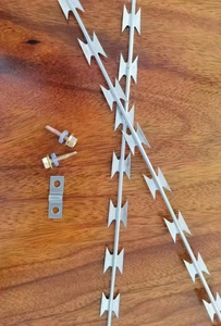 BTO-16 zincato 22 rasoio a fisarmonica di <span class=keywords><strong>filo</strong></span> di acciaio nastro <span class=keywords><strong>filo</strong></span> <span class=keywords><strong>spinato</strong></span> per fattoria ferroviario serpentine per recinzione - Product Image 3