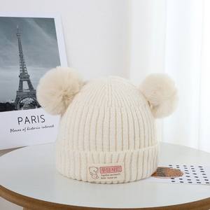 Gorros de punto cálidos y gruesos para niños para el <span class=keywords><strong>invierno</strong></span> Gorros protectores de orejas de oso lindo para bebés Gorros de diseño de dibujos animados - Product Image 5