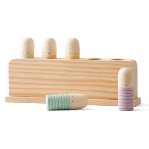 En bois pressant <span class=keywords><strong>Pop</strong></span> up Peg marionnettes poupées jouet enfant en bas âge couleur Perception musculation bois rebondissant jouet pour l'apprentissage préscolaire - Product Image 1