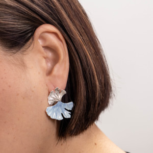 Boucles d'oreilles pendantes en forme de feuille de Ginkgo, design artistique littéraire haut de gamme, plaqué argent, style bohème, glaçure contrastée, couleur fraîche et tendance - Product Image 3