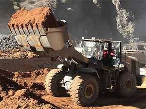 รถตักขนาดเล็ก8ตัน CLG886H พร้อมถังหิน - Product Image 5