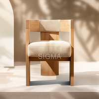 Moderner Designer-Loungesessel Halbkreisförmiger Holzrahmen Plüschiges Beige Stoffkissen Skulpturaler Sessel für Wohnzimmer Hotel-Dekor