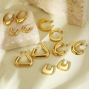 Joyería de Moda al por Mayor de Europa y América, Aros Personalizados de Acero Inoxidable con Forma de Triángulo en C para Mujer - Product Image 2