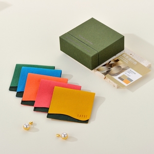 Pochettes en suède synthétique et microfibre bicolores pour bijoux, emballage personnalisé, présentoir à bijoux, pochettes enveloppe en faux suède – Vente en gros - Product Image 1