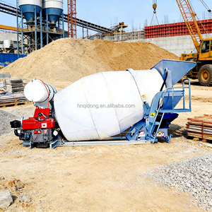 Mezcladora Industrial de Gran Volumen (3m³, 4m³, 5m³) para Polvos y Gránulos, con Motor Grande y Accionamiento Diésel - Product Image 4