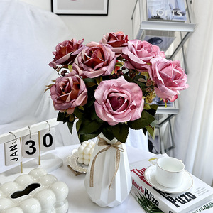 Nueva flor artificial 7-cabeza corona Rosa ramo hogar vestir decoración flor artificial sala de estar - Product Image 3