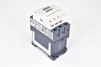 Kontaktor IEC LC1D09BL untuk PLC