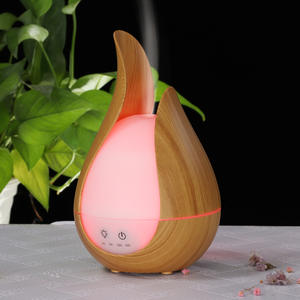 Difusor de Aroma con Diseño de Madera, Humidificador Ultrasónico de 200 ml con Luz LED para Uso en el Hogar y Escritorio - Product Image 5