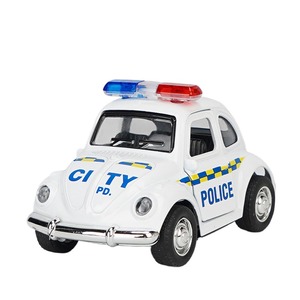 Modèle de voiture classique en alliage, version Q de <span class=keywords><strong>dessin</strong></span> <span class=keywords><strong>animé</strong></span>, série Fire 2, à rétrofriction, avec portes ouvrables, lumières et musique - Product Image 3