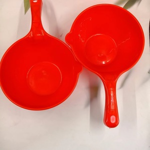 Cucharón de cocina engrosado al por mayor, con boquilla roja puntiaguda duradera, 1 o 2 yuanes - Product Image 3