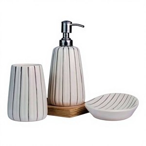 Decoración de baño de cerámica Accesorio de baño Dispensador de loción pintado a mano hecho a mano - Product Image 1