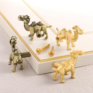 Creative Desert Camel Manija de puerta de latón Manija de puerta de armario Perforación de gancho de pared - Product Image 4