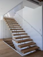 Meilleur prix d'usine Boîte de bande de roulement en bois massif personnalisée Escalier droit à limon invisible
