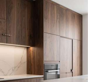 Ensemble de cuisine modulaire en bois brun foncé SANTOPOVA avec four intégré et éclairage sous-armoire - Product Image 3