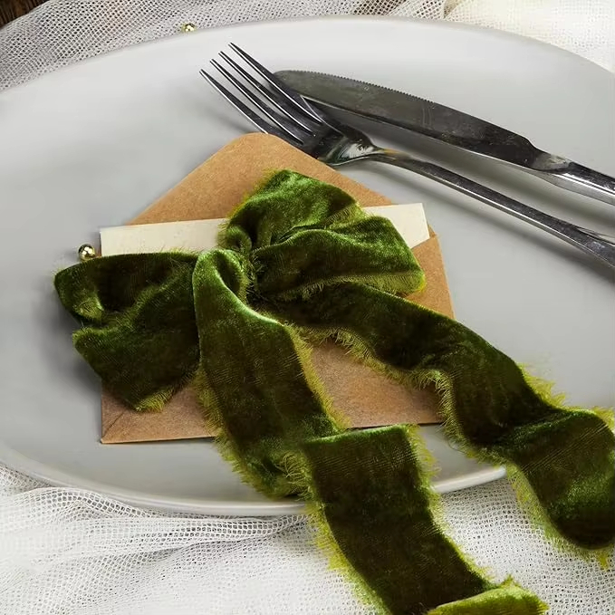 Luxury Customized Wide Green Christmas Ribbon Frayed Edge Silk Velvet Ribbons for Decoration 4cm 5cm 10cm