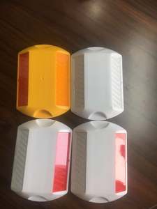 15 + साल के निर्माता रेट्रो-चिंतनशील मंडप मार्करों सड़क की आंख को प्रतिबिंबित करने वाली सड़क की स्टड - Product Image 6