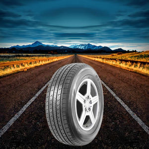 Pneus de voiture de tourisme haute performance Urban-Sport 235/65R17 245/65R17 PCR Tubeless pour une conduite sportive quotidienne et une utilisation toute l'année - Product Image 3