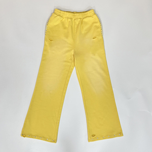 Pantalones Deportivos Personalizados con Estampado DTG, Estilo Vintage, Desgastados, Rotos, con Pedrería, Decolorados al Sol, Lavados al Ácido, Color Amarillo para Hombre - Product Image 3