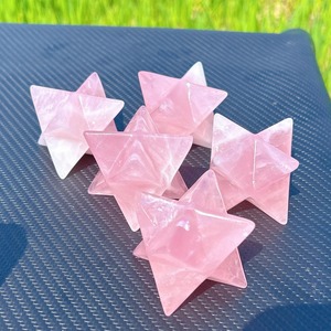 Cristal d'étoile de Merkaba en quartz rose poli naturel pour la guérison des chakras, la méditation et la décoration de la maison, cadeau spirituel - Product Image 1